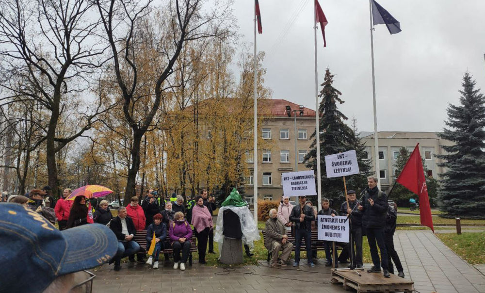 Акция протеста в поддержку Альгирдаса Палецкиса у здания LRT в Вильнюсе, 28 октября 2021