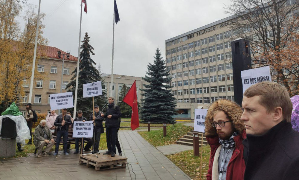 Акция протеста в поддержку Альгирдаса Палецкиса у здания LRT в Вильнюсе, 28 октября 2021