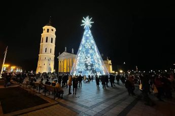 Рождественская елка на Кафедральной площади в Вильнюсе