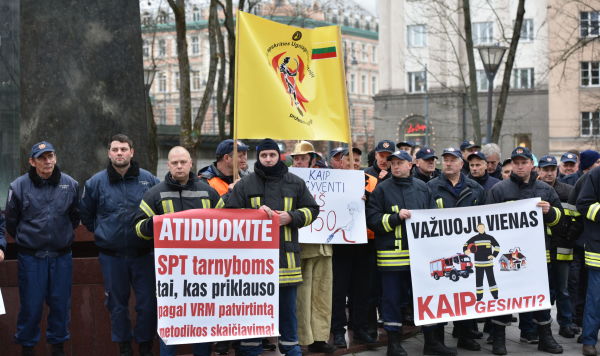 Митинг пожарных и служб спасения в Вильнюсе