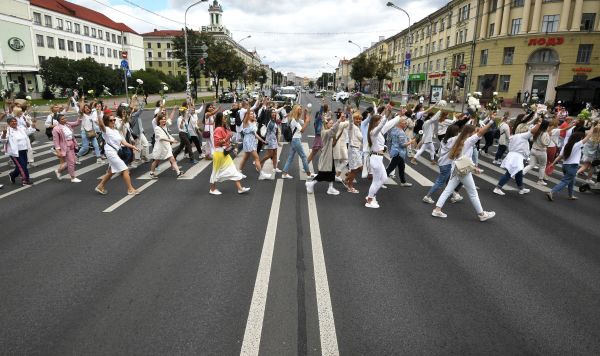 Мирная акция протеста возле Комаровского рынка в Минске