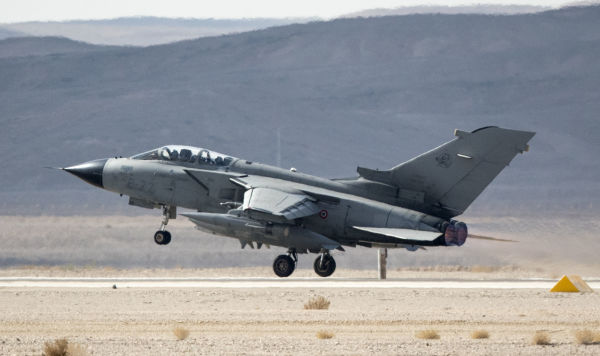 Истребитель-бомбардировщик Panavia Tornado