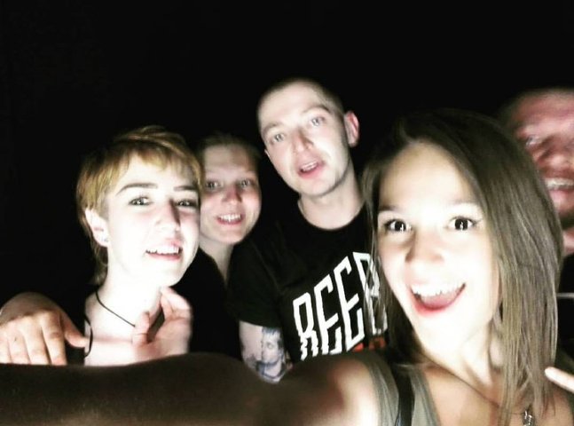 В гримёрке у артиста