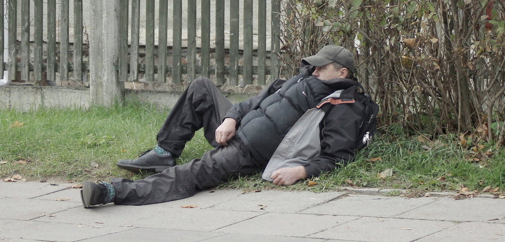 Мужчина прилёг отдохнуть