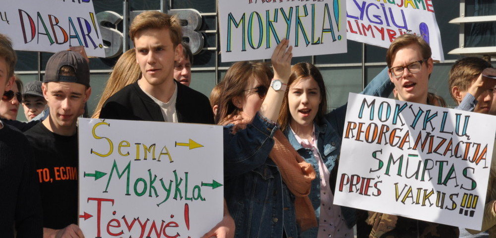 Акция протеста школьников вильнюсских школ
