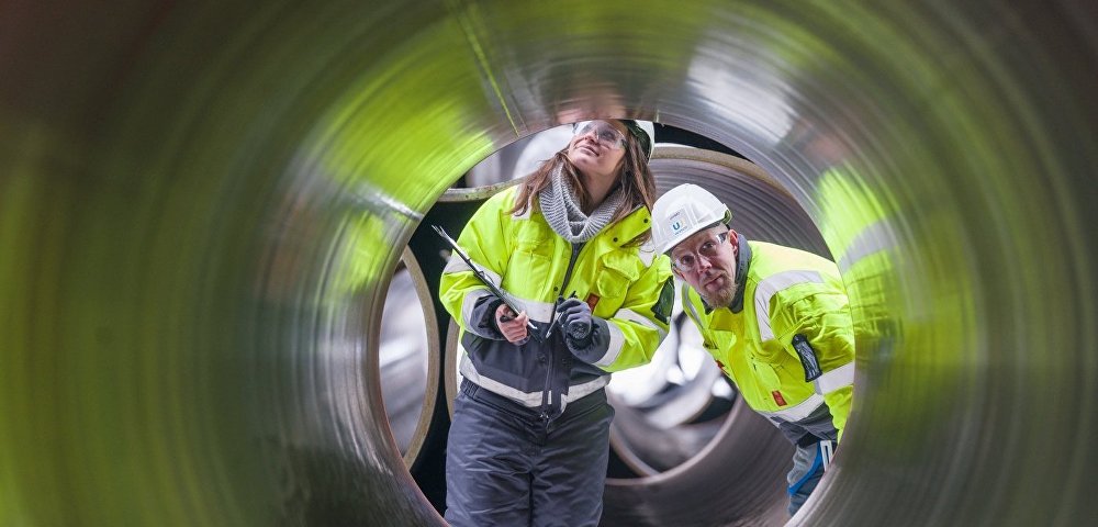 Осмотр труб для газопровода "Северный поток ‑ 2" в Котке