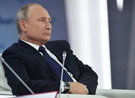  Президент РФ Владимир Путин на пленарной сессии XV ежегодного заседания Международного дискуссионного клуба "Валдай" в Сочи