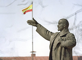 Памятник В.И. Ленину в городе Вильнюсе, 1990 год